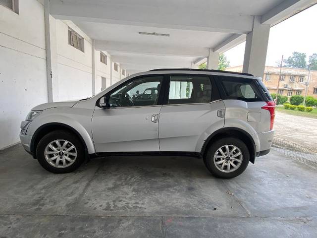 https://images10.gaadi.com/usedgaadi-sellcar/UsedCar/e5bdb9c9a/ee00a92e-e080-451c-bb43-20bc960fd23b.jpeg?imwidth=6400