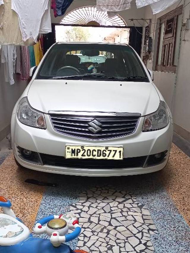 https://images10.gaadi.com/usedgaadi-sellcar/UsedCar/e5be5d96a/5d1b7e86-0a5b-467a-a532-2c0fe97b22f5.jpg?imwidth=6400