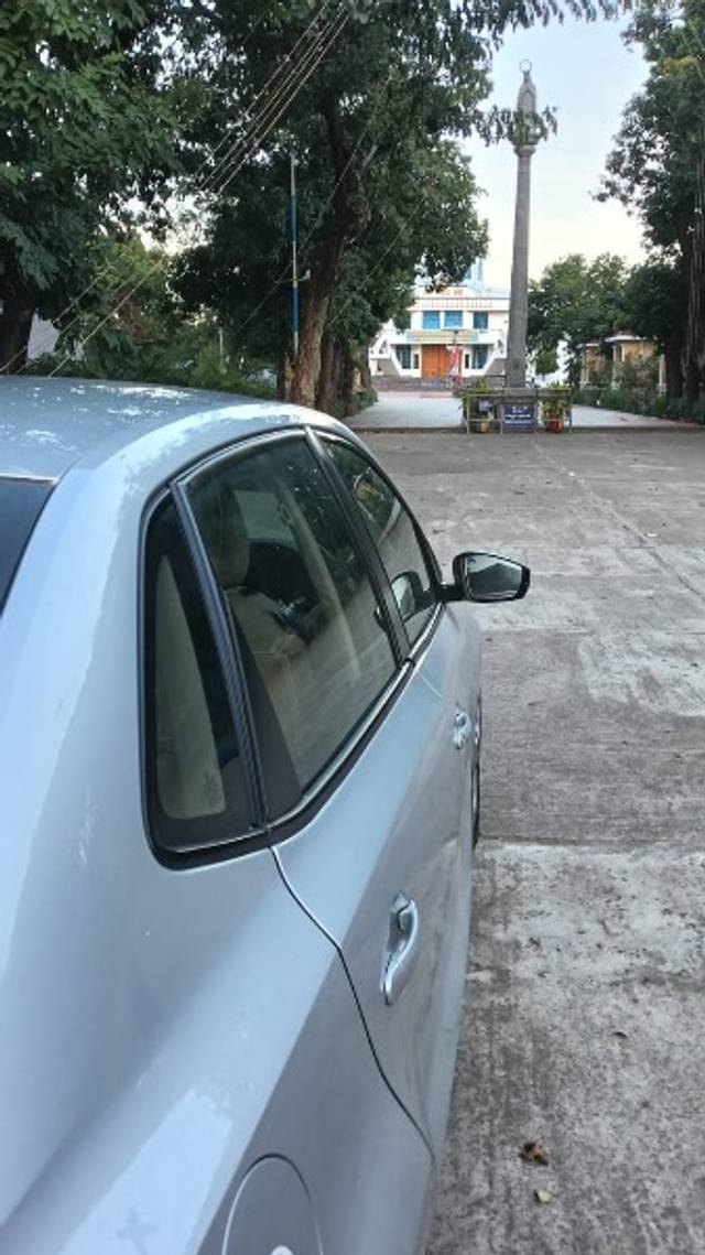 https://images10.gaadi.com/usedgaadi-sellcar/UsedCar/e5be6873a/4219abb5-aa94-4be5-b2f1-6df9e312a3c3.jpeg?imwidth=6401