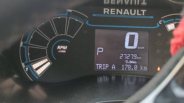 https://images10.gaadi.com/usedgaadi-sellcar/UsedCar/e5be8a4fa/546507a1-f2b8-4be7-b147-b42984d131b8.jpeg?imwidth=6402