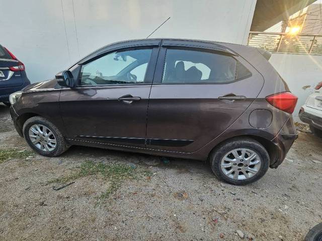 https://images10.gaadi.com/usedgaadi-sellcar/UsedCar/e5be9494a/0e3dede2-5dee-43cf-be43-facfcd295ddb.jpg?imwidth=6402