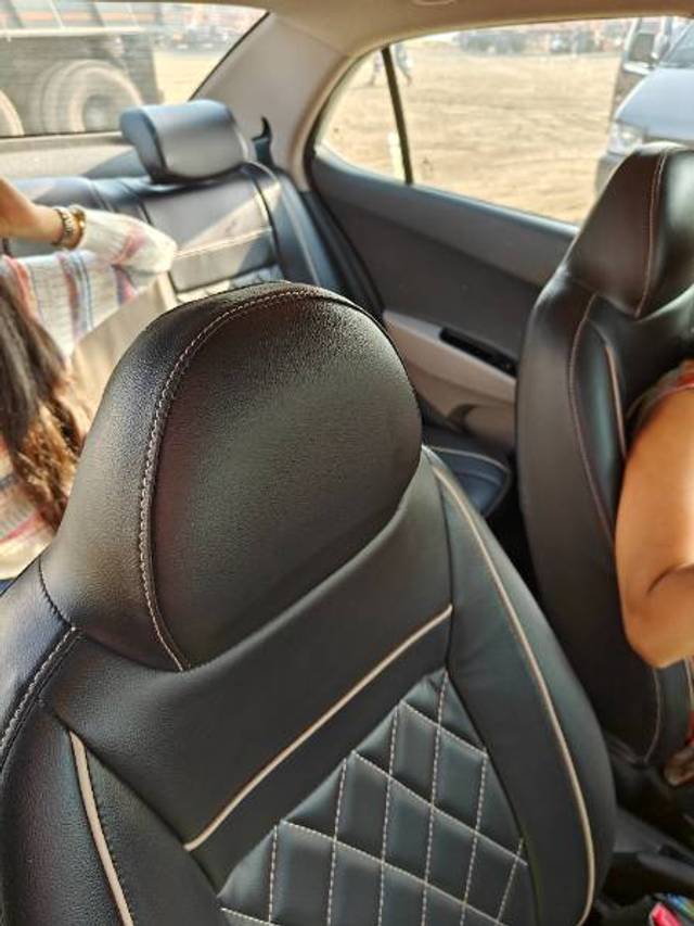 https://images10.gaadi.com/usedgaadi-sellcar/UsedCar/e5bf084ea/73458667-12d2-45b2-8f6a-688c1d31af60.jpg?imwidth=6402