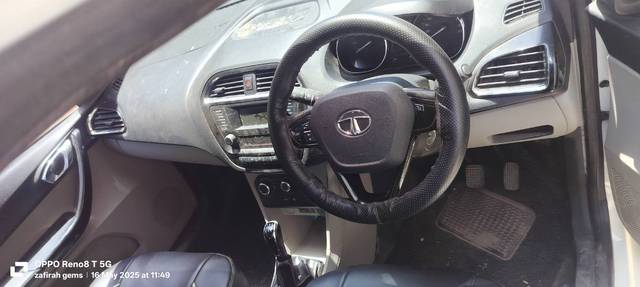 https://images10.gaadi.com/usedgaadi-sellcar/UsedCar/e5bf0ceba/614c2362-c089-4966-87b7-4bc1b8bad160.jpg?imwidth=6402