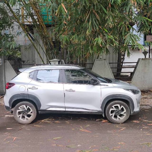 https://images10.gaadi.com/usedgaadi-sellcar/UsedCar/e5bf1817a/7bc69283-c795-4be1-a968-81e3d59e29d8.jpg?imwidth=6401