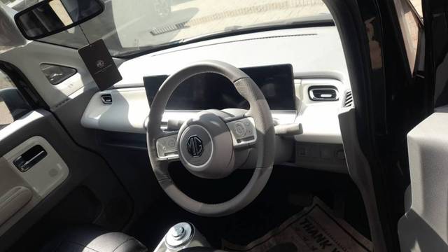 https://images10.gaadi.com/usedgaadi-sellcar/UsedCar/e5bf2697a/82ac3325-7dbe-4d32-96dd-3e93142ef3ec.jpg?imwidth=6402
