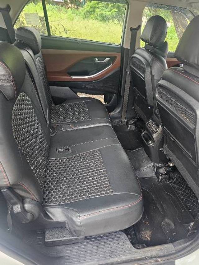 https://images10.gaadi.com/usedgaadi-sellcar/UsedCar/e5bf6e02a/a85894a1-e376-4de9-a807-e806960e219a.jpg?imwidth=6400