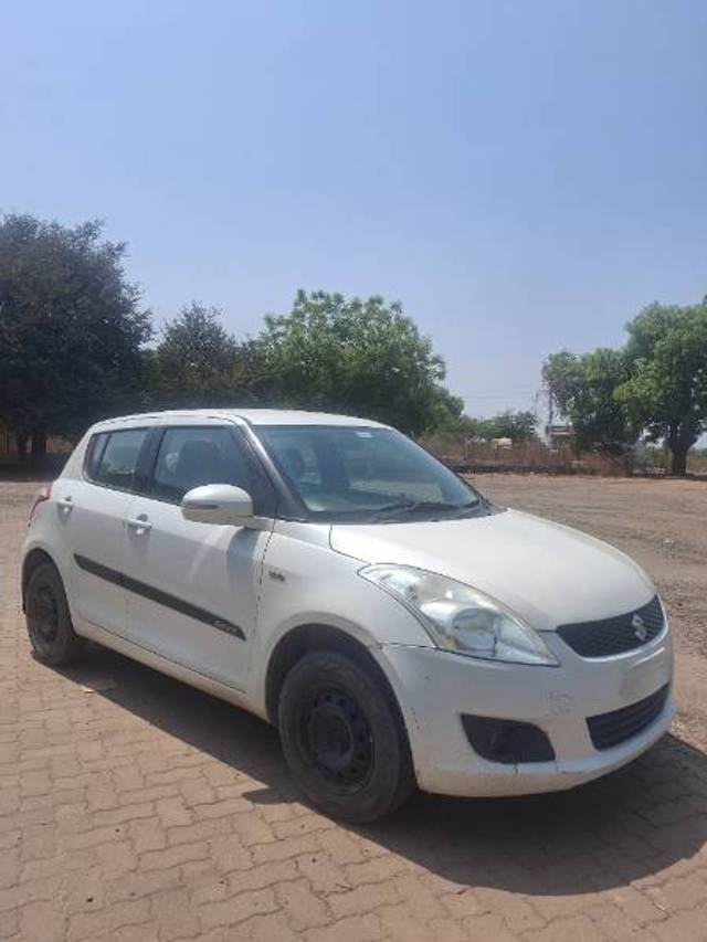 https://images10.gaadi.com/usedgaadi-sellcar/UsedCar/e5bfb07ba/35f54717-daa0-41f3-82b7-4d9efdbaa747.jpg?imwidth=6400