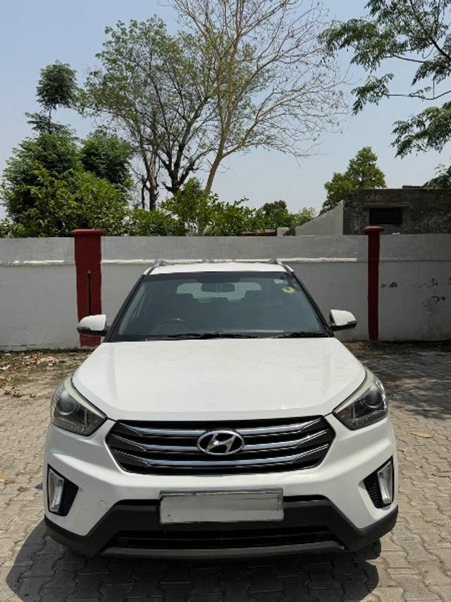 https://images10.gaadi.com/usedgaadi-sellcar/UsedCar/e5bfd51ea/73b016ff-797d-409d-a932-aabfffb94507.jpeg?imwidth=6400
