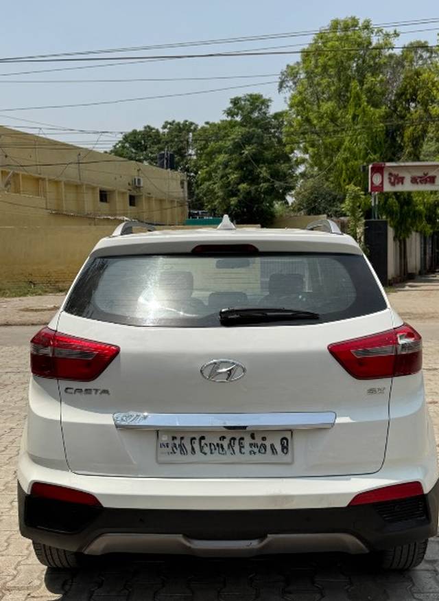 https://images10.gaadi.com/usedgaadi-sellcar/UsedCar/e5bfd51ea/795d3a28-4db8-4480-8c80-3a7f5a6c6697.jpeg?imwidth=6402