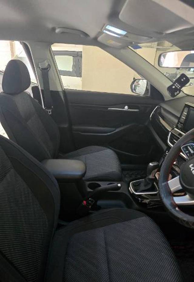 https://images10.gaadi.com/usedgaadi-sellcar/UsedCar/e5c06646a/a1fc7940-1528-4f9f-91d4-9249a47da622.jpg?imwidth=6402
