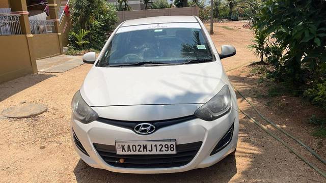 https://images10.gaadi.com/usedgaadi-sellcar/UsedCar/e5c080ffa/adf585e1-e184-41ca-a2dd-f390f46e6a0a.jpg?imwidth=6400