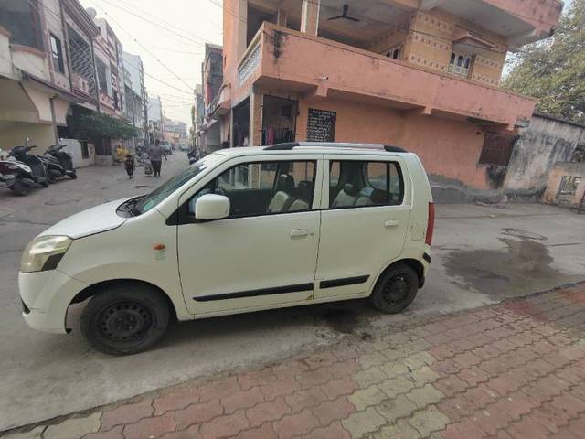 https://images10.gaadi.com/usedgaadi-sellcar/UsedCar/e5c0c336a/e6bd303b-7241-4b7f-9793-1eb80162fbef.jpg?imwidth=6401