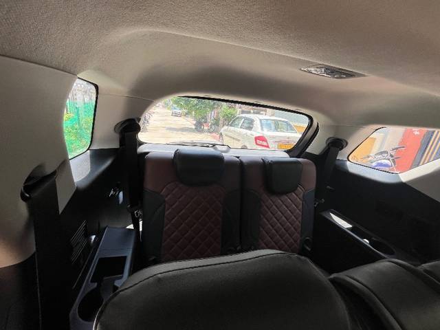 https://images10.gaadi.com/usedgaadi-sellcar/UsedCar/e5c0d0ffa/22065a97-fa5d-4625-b122-7018519bf1d3.jpeg?imwidth=6402