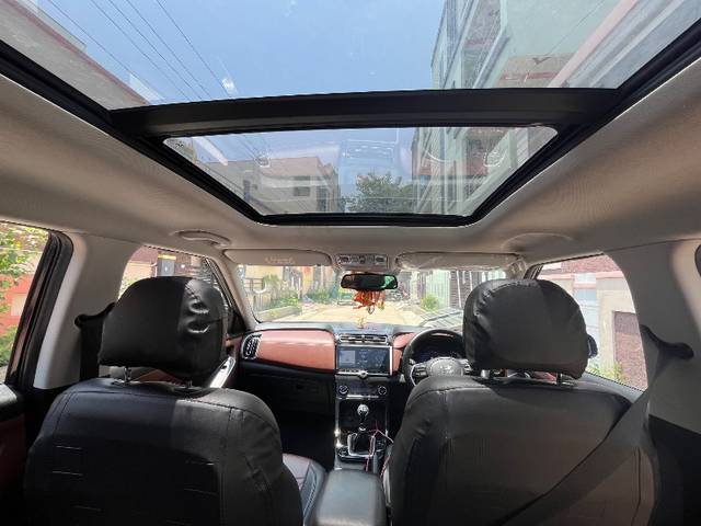 https://images10.gaadi.com/usedgaadi-sellcar/UsedCar/e5c0d0ffa/82bee314-ecd3-4e13-92a9-c6536016b220.jpeg?imwidth=6401