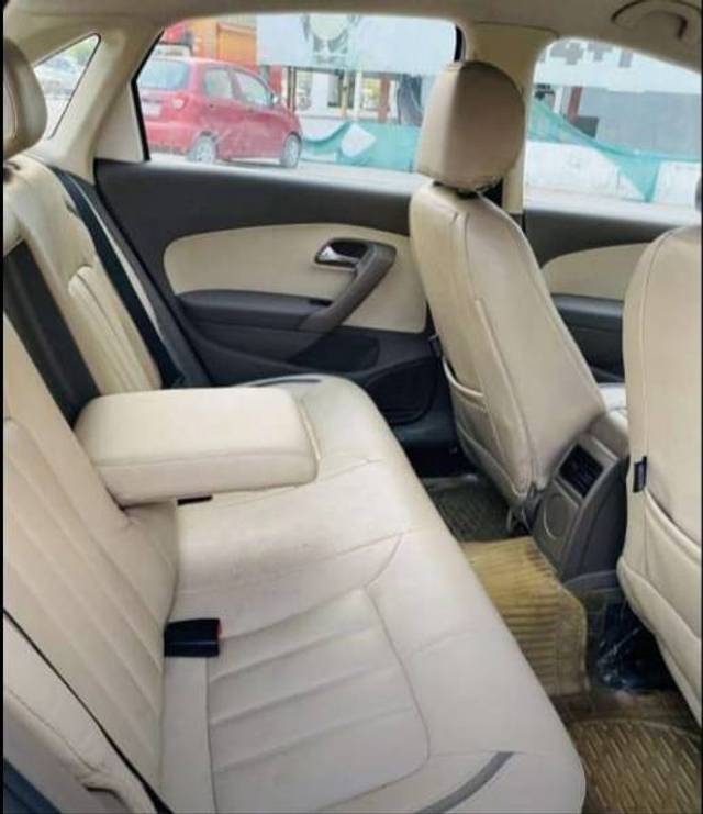 https://images10.gaadi.com/usedgaadi-sellcar/UsedCar/e5c0d552a/f89b3eff-9d40-43df-aa26-bdc5a5524cb4.jpg?imwidth=6402