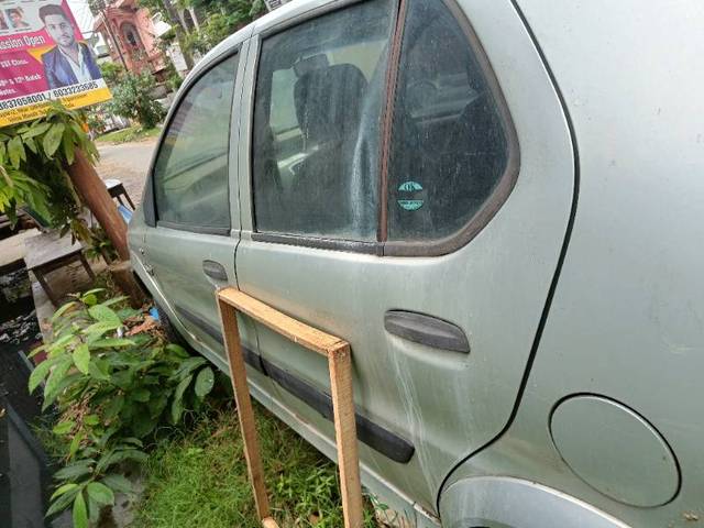 https://images10.gaadi.com/usedgaadi-sellcar/UsedCar/e5c1143ba/0c75443d-3159-46a1-b3ff-9662a9586084.jpg?imwidth=6401