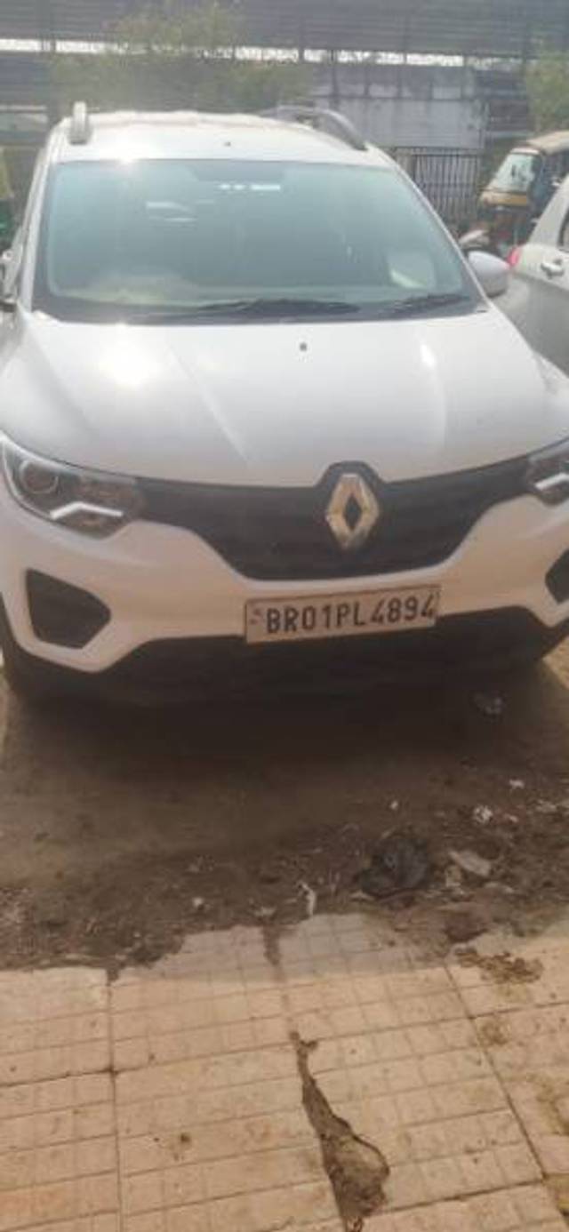 https://images10.gaadi.com/usedgaadi-sellcar/UsedCar/e5c14856a/8e545a75-c151-4e8e-850f-2a1a9b7d53cc.jpg?imwidth=6400