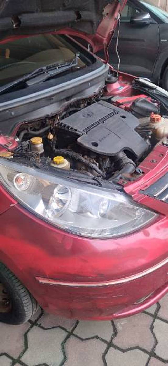 https://images10.gaadi.com/usedgaadi-sellcar/UsedCar/e5c154f8a/47250742-8047-4f01-a4d9-7118959a38cc.jpg?imwidth=6401