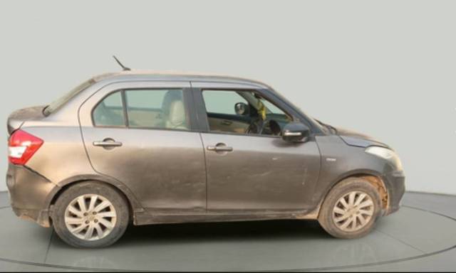 https://images10.gaadi.com/usedgaadi-sellcar/UsedCar/e5c1b92ca/4ce12c0b-c1a8-42a1-900b-a85e4fd25e1d.jpg?imwidth=6402