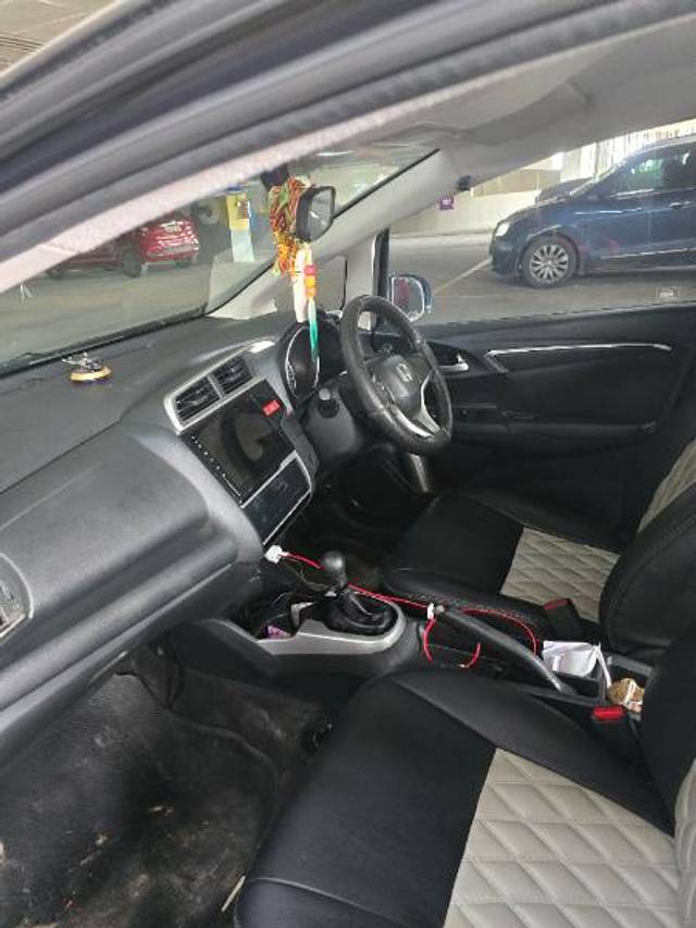 https://images10.gaadi.com/usedgaadi-sellcar/UsedCar/e5c1ed27a/d9659be0-3037-452c-bf84-56f5cd6ed11f.jpg?imwidth=6402