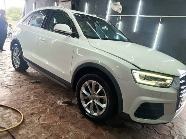 https://images10.gaadi.com/usedgaadi-sellcar/UsedCar/e5c201f4a/0c1f8981-930f-43d6-8dc9-7bee5e1b0c6e.jpg?imwidth=6400