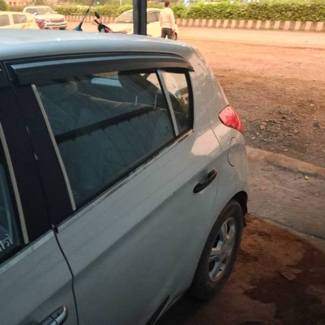 https://images10.gaadi.com/usedgaadi-sellcar/UsedCar/e5c206e5a/1766961a-3a6e-4bb2-af6a-9adea8a7dc23.jpg?imwidth=6401