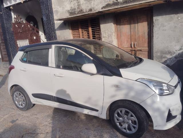 https://images10.gaadi.com/usedgaadi-sellcar/UsedCar/e5c22594a/bed4bb34-3960-4f2b-9d7e-bb12ebe33959.jpeg?imwidth=6400