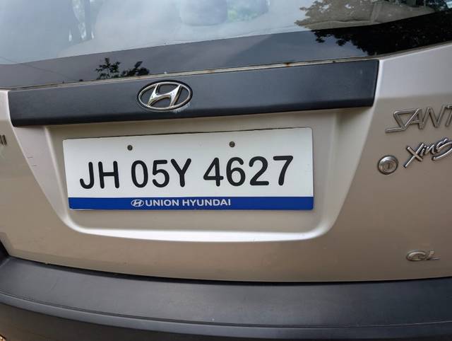 https://images10.gaadi.com/usedgaadi-sellcar/UsedCar/e5c2adc8a/97137b2b-202b-4fcb-b301-ea72d3b67c74.jpeg?imwidth=6402