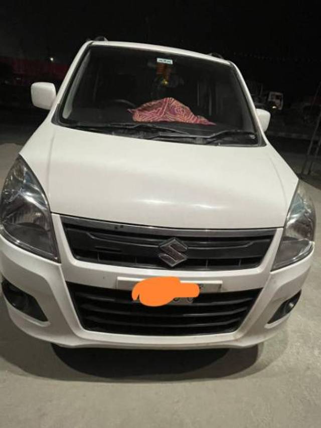 https://images10.gaadi.com/usedgaadi-sellcar/UsedCar/e5c2e90ea/da037506-ee56-4ae2-8f0c-b5e58f54f868.jpg?imwidth=6400
