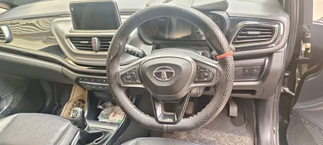 https://images10.gaadi.com/usedgaadi-sellcar/UsedCar/e5c2f619a/169f75c6-e97c-4737-805f-9d924a0dd0f3.jpeg?imwidth=6400