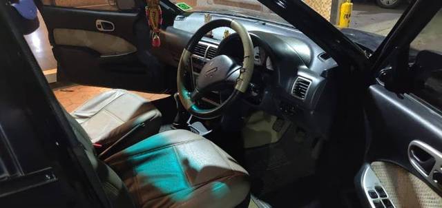 https://images10.gaadi.com/usedgaadi-sellcar/UsedCar/e5c304baa/ecebe551-728f-4b35-b9e2-d84bcd08e089.jpg?imwidth=6402