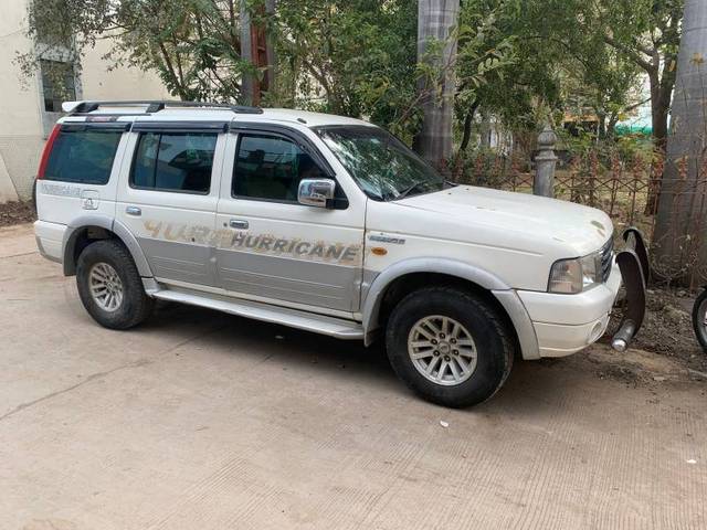 https://images10.gaadi.com/usedgaadi-sellcar/UsedCar/e5c30d94a/77bb1681-8bd8-4910-93c5-b2936208c731.jpg?imwidth=6400