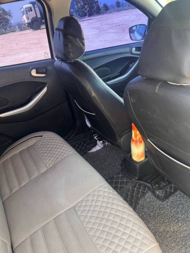https://images10.gaadi.com/usedgaadi-sellcar/UsedCar/e5c313a4a/2c1024bf-ac5c-4522-b87c-7d5aaa0cc4d3.jpg?imwidth=6402
