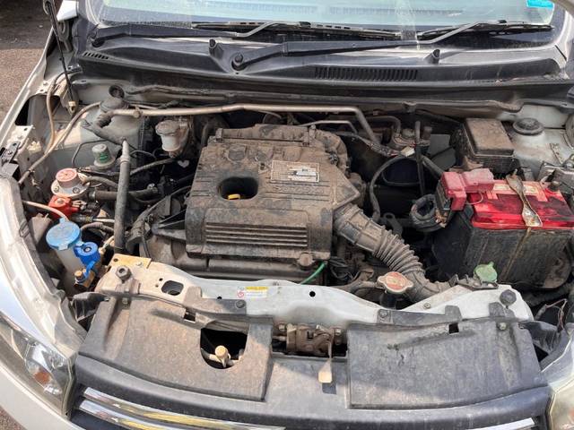 https://images10.gaadi.com/usedgaadi-sellcar/UsedCar/e5c31b3da/971db072-26d2-47b8-935a-aa7f22768da3.jpeg?imwidth=6402