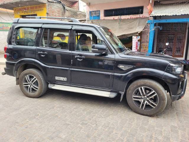 https://images10.gaadi.com/usedgaadi-sellcar/UsedCar/e5c3abc4a/915e61be-3304-4901-a53e-aa7dfd2ad48e.jpg?imwidth=6401
