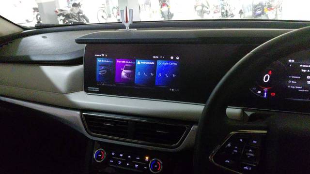 https://images10.gaadi.com/usedgaadi-sellcar/UsedCar/e5c42850a/bf9167d4-e4e0-431c-bd97-d18e75905a03.jpg?imwidth=6402