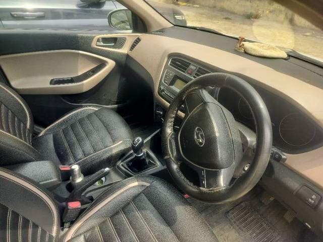 https://images10.gaadi.com/usedgaadi-sellcar/UsedCar/e5c432b4a/7a047d88-f4d5-4de2-b111-2202df56aa26.jpg?imwidth=6402