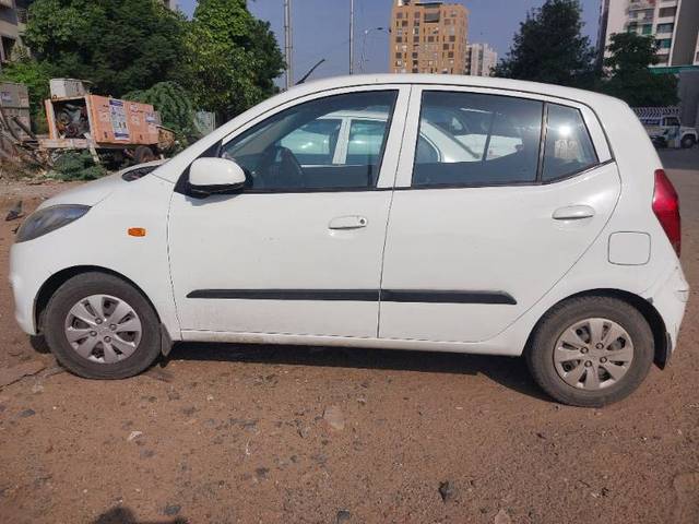 https://images10.gaadi.com/usedgaadi-sellcar/UsedCar/e5c43e96a/6ab71b71-00d7-4190-b650-e954fc0ae0eb.jpg?imwidth=6400