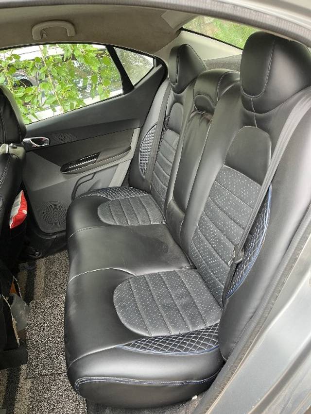 https://images10.gaadi.com/usedgaadi-sellcar/UsedCar/e5c476f7a/62cb6f82-8eb9-44d5-ab5f-147ad0d8c2f9.jpeg?imwidth=6401