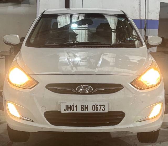https://images10.gaadi.com/usedgaadi-sellcar/UsedCar/e5c4b42ba/239ba87d-c02d-4bb2-8f83-1ada5d39df90.jpeg?imwidth=6400