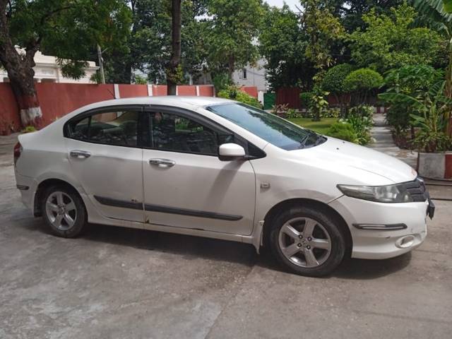 https://images10.gaadi.com/usedgaadi-sellcar/UsedCar/e5c4c694a/d6b56fc4-fe15-40fb-9506-66e8919e1288.jpeg?imwidth=6401