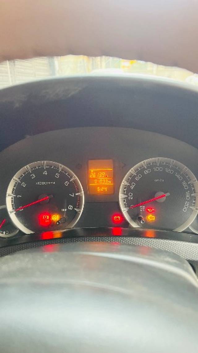 https://images10.gaadi.com/usedgaadi-sellcar/UsedCar/e5c5209ca/0d809a87-7c9f-432c-99b0-4e3e87c9d2c4.jpeg?imwidth=6401