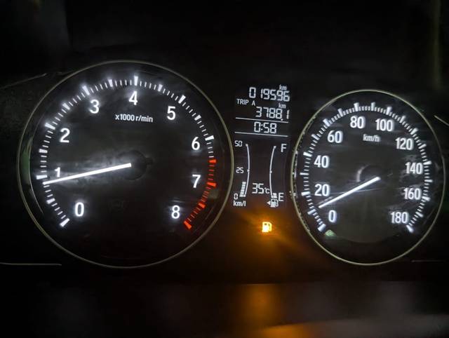 https://images10.gaadi.com/usedgaadi-sellcar/UsedCar/e5c5462da/5ce515d1-c349-4162-bc0f-f8522b0e27de.jpeg?imwidth=6402