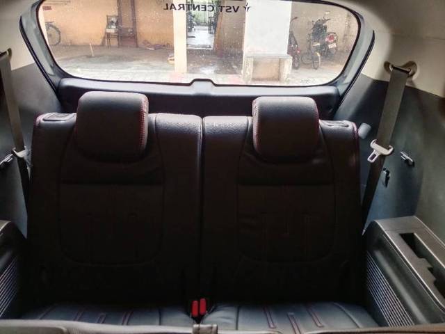 https://images10.gaadi.com/usedgaadi-sellcar/UsedCar/e5c55eb3a/91ab3564-59a6-4615-aa21-bd93930ca32d.jpg?imwidth=6402