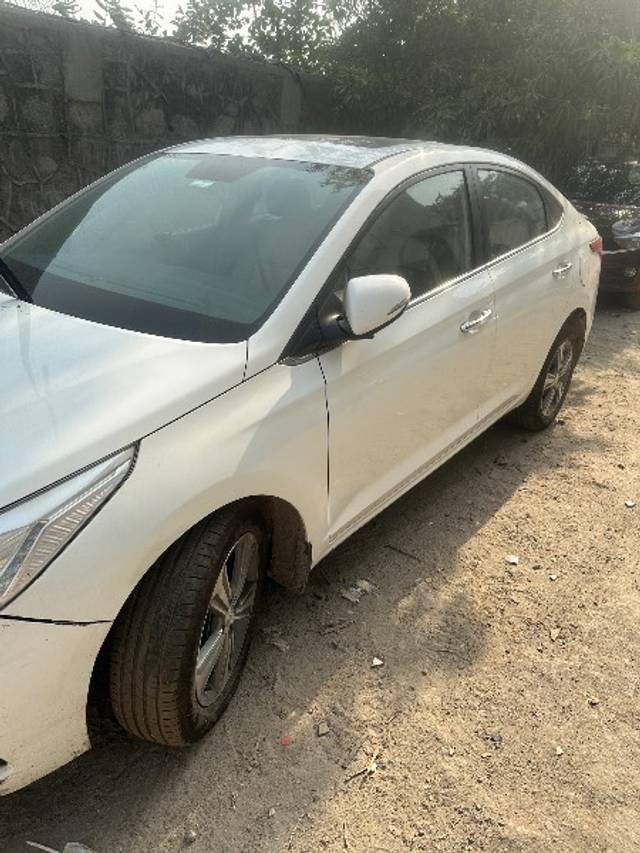 https://images10.gaadi.com/usedgaadi-sellcar/UsedCar/e5c55f9ba/d1588773-991e-4db3-88e1-2c6bc5a48de2.jpeg?imwidth=6400