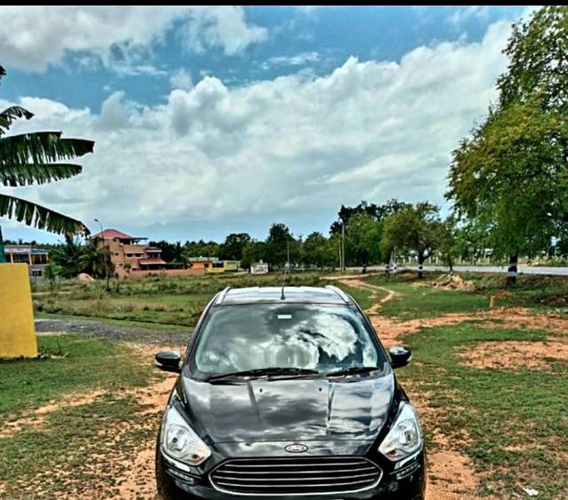 https://images10.gaadi.com/usedgaadi-sellcar/UsedCar/e5c58d15a/b85bd267-c235-4f20-8a69-762a267e1ce8.jpg?imwidth=6401