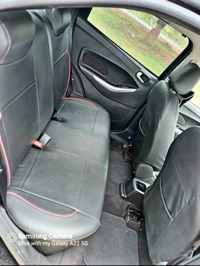 https://images10.gaadi.com/usedgaadi-sellcar/UsedCar/e5c58d15a/e7ba9c5a-95df-485b-a188-1da64ee8b8dd.jpg?imwidth=6402