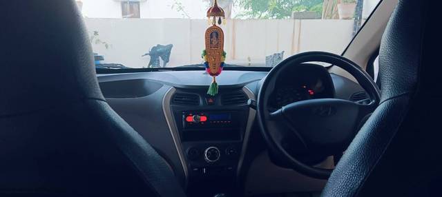 https://images10.gaadi.com/usedgaadi-sellcar/UsedCar/e5c5ad55a/2788509c-a0a6-4eac-8353-67edb1fae20c.jpg?imwidth=6401
