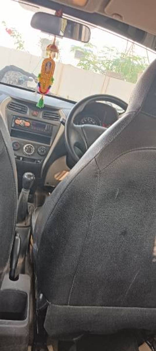 https://images10.gaadi.com/usedgaadi-sellcar/UsedCar/e5c5ad55a/88a71d6f-3f3f-4942-a767-c3968d89d840.jpg?imwidth=6402