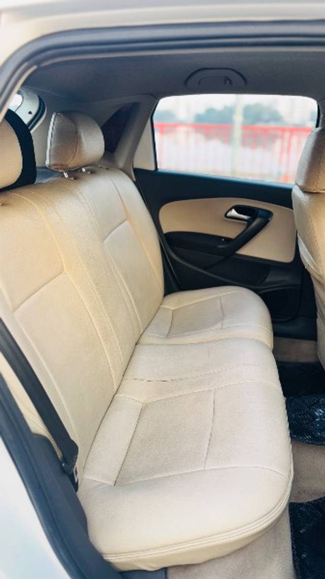 https://images10.gaadi.com/usedgaadi-sellcar/UsedCar/e5c5ca2ca/4c9d4070-04da-4deb-8183-bc43f5da0e10.jpeg?imwidth=6402